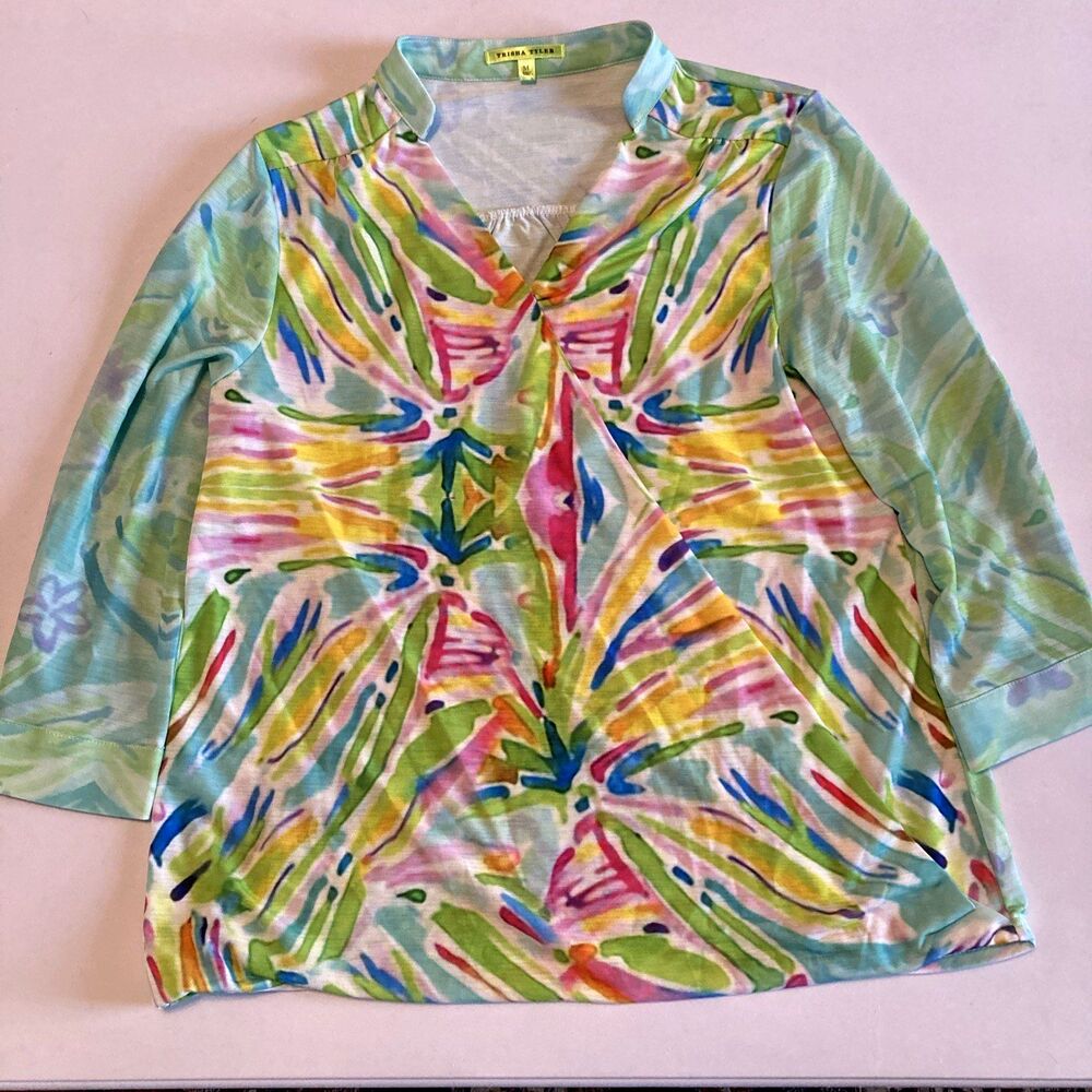 Trisha Tyler Top Medium Button Sleeves Floral Excellent Condition Stretch Relax - Picture 2 of 16